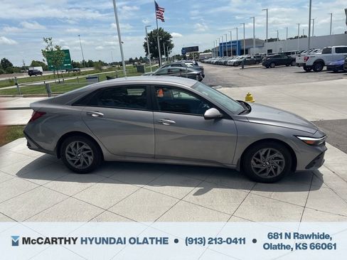 Used 2024 Hyundai Elantra SEL FWD image 6