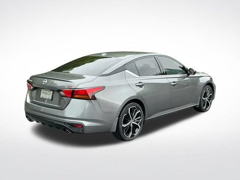 Used 2024 Nissan Altima 2.5 SR w/ SR Premium Package FWD image 6