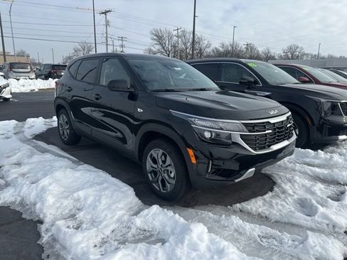 Used 2026 Kia Seltos LX image 2