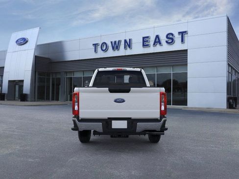 New 2026 Ford F250 XL w/ FX4 Off-Road Package image 5