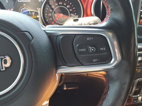 Used 2021 Jeep Wrangler Unlimited Rubicon w/ Cold Weather Group AWD/4WD image 21