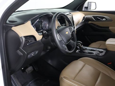 Used 2023 Chevrolet Traverse Premier AWD/4WD image 31