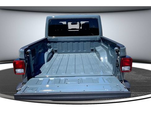 Used 2026 Jeep Gladiator Sport AWD/4WD image 40