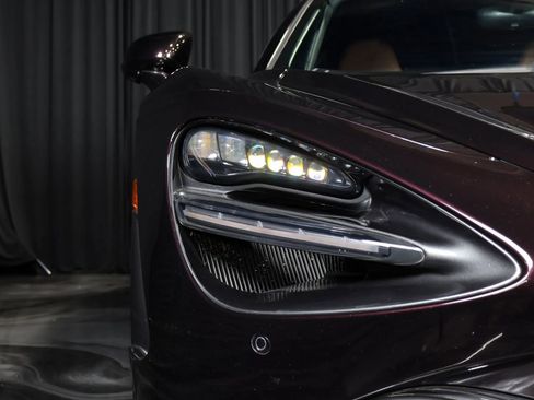 Used 2018 McLaren 720S Luxury image 9