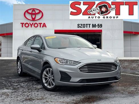 Used 2020 Ford Fusion SE image 1