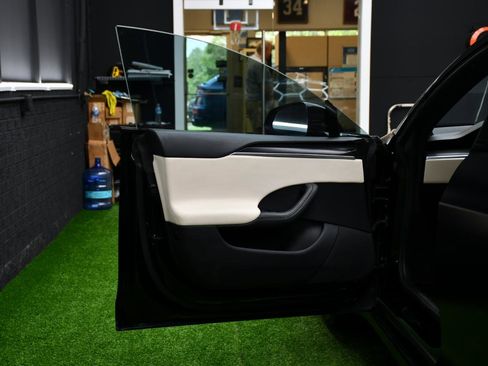 Used 2022 Tesla Model S Plaid AWD/4WD image 11