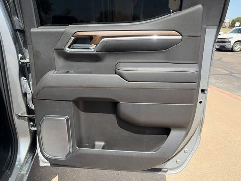 Used 2025 Chevrolet Silverado 1500 High Country w/ High Country Premium Package RWD image 13