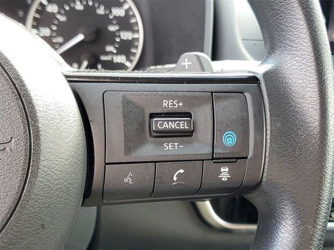 Certified 2022 Nissan Rogue SV image 21