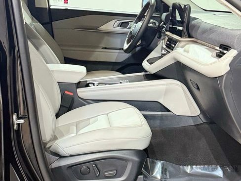 New 2026 Ford Explorer Active w/ Active Comfort Package AWD/4WD image 62