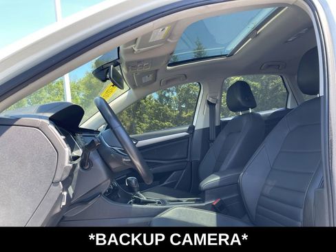 Used 2021 Volkswagen Jetta SE FWD image 6