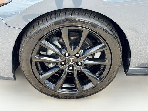 Used 2019 MAZDA MAZDA3 Hatchback w/ Premium Package FWD image 28