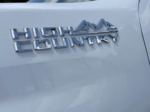 Used 2020 Chevrolet Silverado 2500 High Country w/ Z71 Off-Road Package AWD/4WD image 9