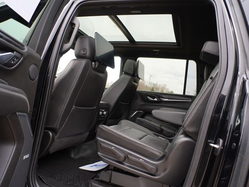 Used 2021 GMC Yukon XL Denali w/ Denali Premium Package image 20