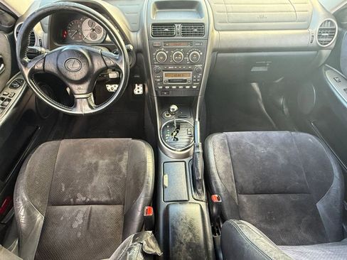 Used 2001 Lexus IS 300 image 28