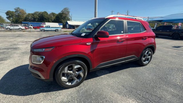 Used 2025 Hyundai Venue SEL FWD image 4