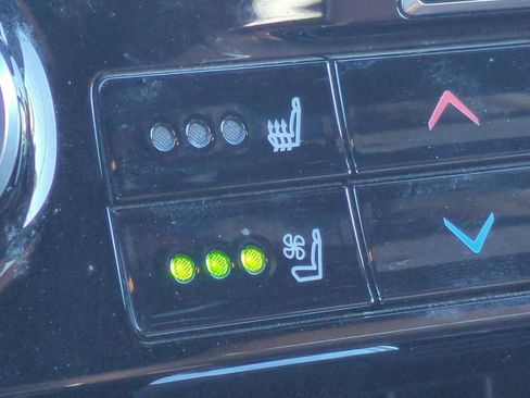 Used 2021 Toyota Highlander Platinum image 39