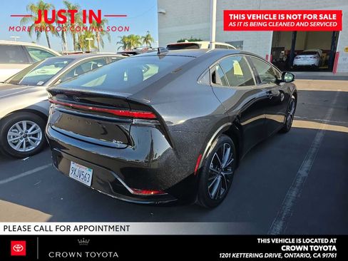 Used 2026 Toyota Prius XLE FWD image 2