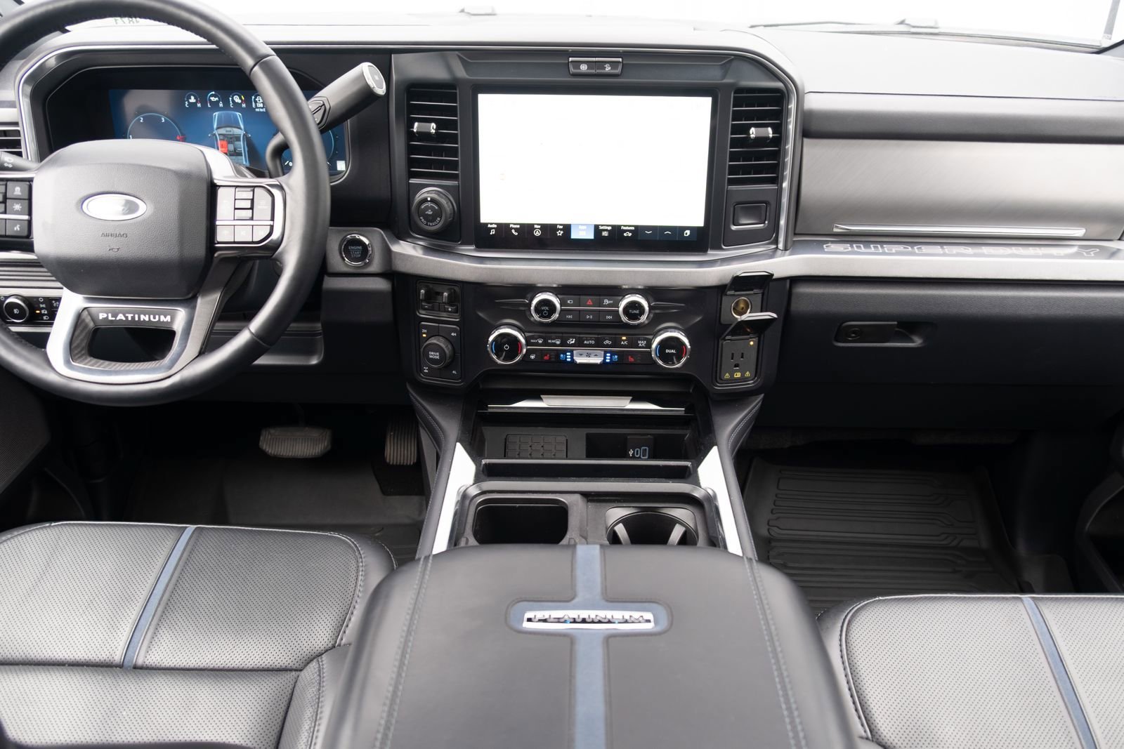 Used 2025 Ford F350 Platinum w/ FX4 Off-Road Package AWD/4WD image 22