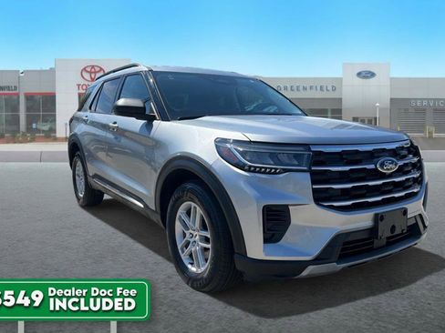 Used 2025 Ford Explorer Active AWD/4WD image 1