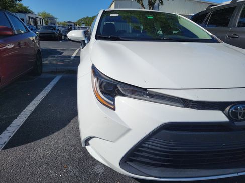 Used 2023 Toyota Corolla LE FWD image 7