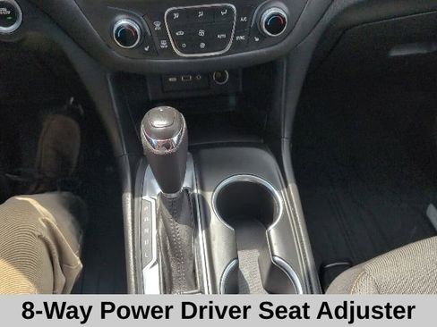 Used 2021 Chevrolet Equinox LT FWD image 6