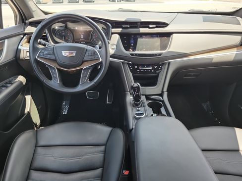 Certified 2022 Cadillac XT5 Sportv w/ Platinum Package AWD/4WD image 12