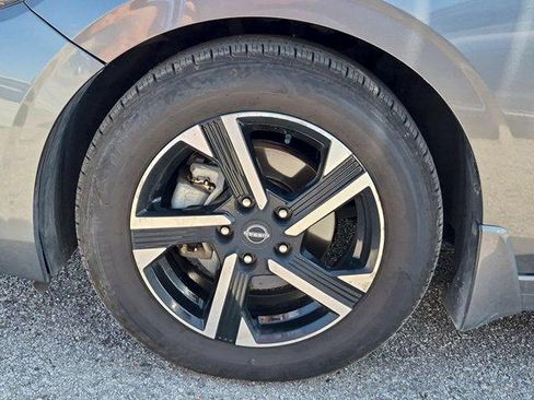 Used 2024 Nissan Sentra SV w/ Trunk Package FWD image 31