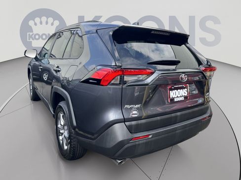 Used 2025 Toyota RAV4 XLE AWD/4WD image 2