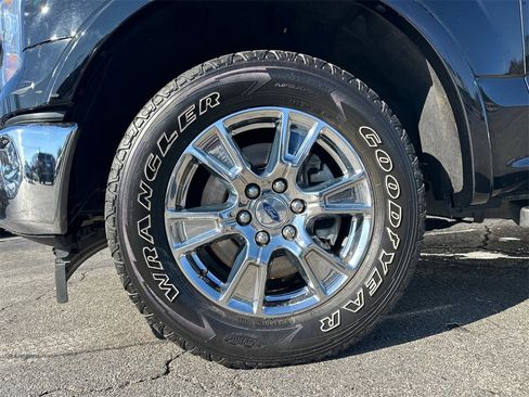 Used 2017 Ford F150 Lariat image 12