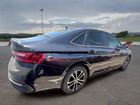 Used 2022 Volkswagen Jetta Sport FWD image 3