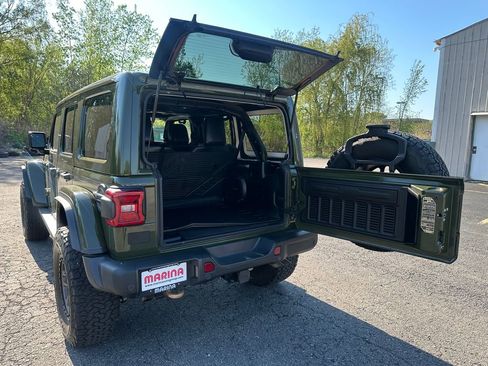 Certified 2022 Jeep Wrangler Unlimited Rubicon w/ Xtreme Recon 35" Tire Package AWD/4WD image 20