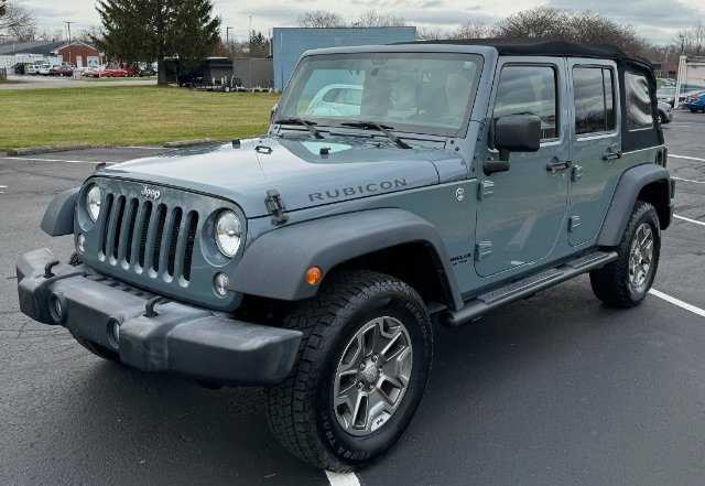 Used 2015 Jeep Wrangler Unlimited Rubicon w/ Connectivity Group AWD/4WD image 3