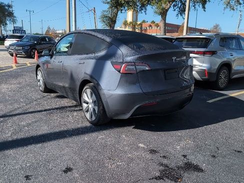 Used 2022 Tesla Model Y Long Range image 4