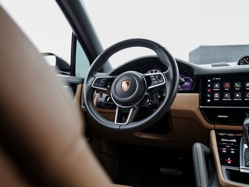 Certified 2022 Porsche Cayenne E-Hybrid image 26