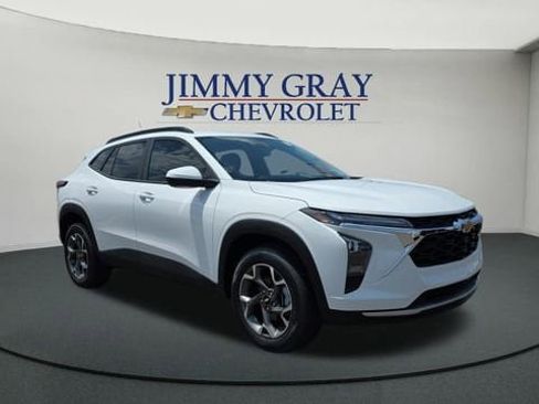 New 2026 Chevrolet Trax LT w/ Driver Confidence Package FWD image 7