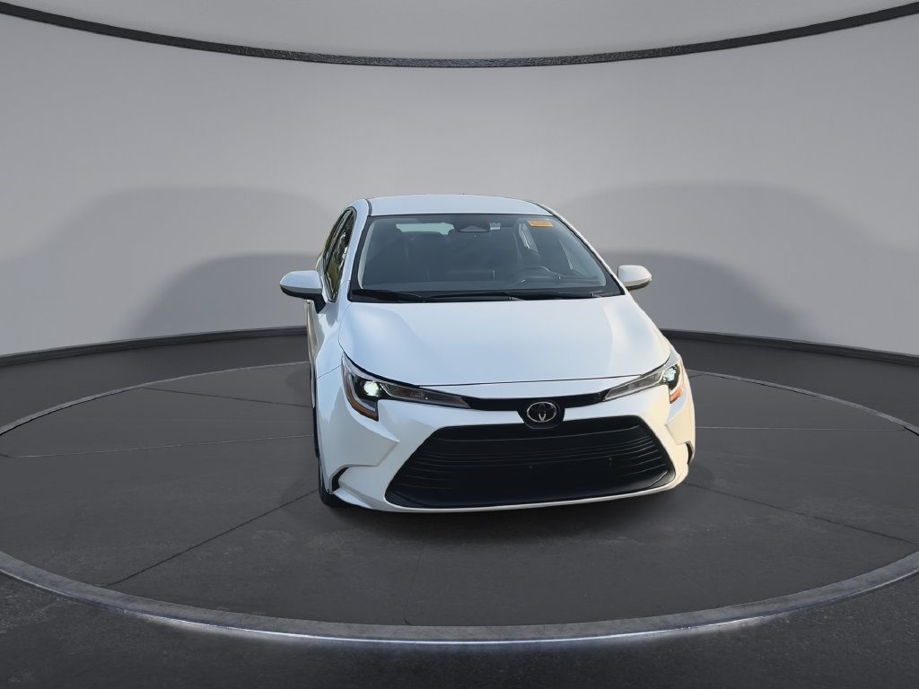 Used 2025 Toyota Corolla LE FWD image 3
