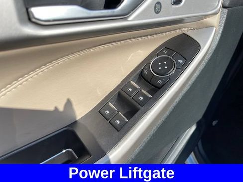 Used 2024 Ford Explorer XLT w/ Equipment Group 202A AWD/4WD image 11