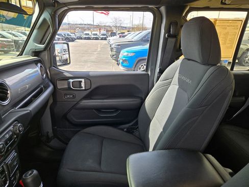 Used 2021 Jeep Wrangler Unlimited Sahara image 27