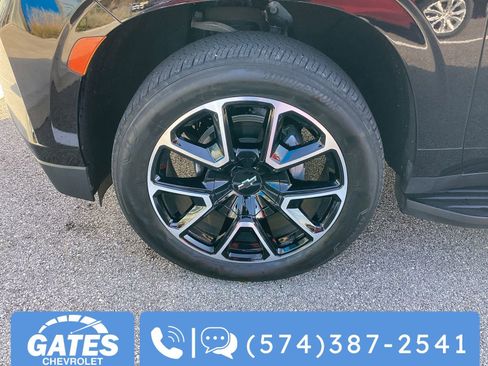Used 2024 Chevrolet Suburban RST w/ Luxury Package image 41
