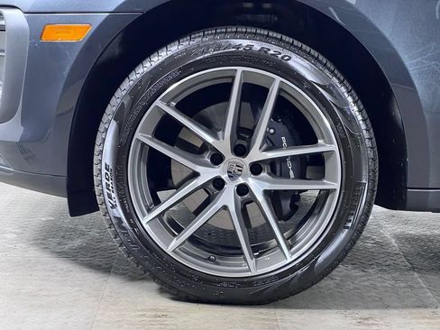 Certified 2026 Porsche Macan AWD/4WD image 11