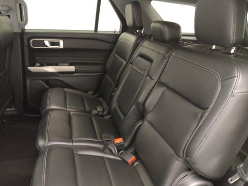 Used 2024 Ford Explorer XLT w/ Equipment Group 202A image 18