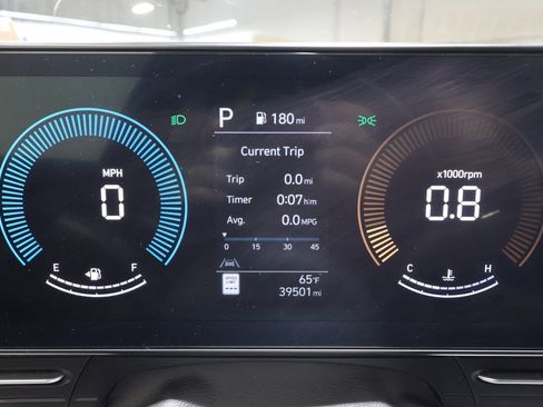 Used 2025 Hyundai Kona SEL image 12