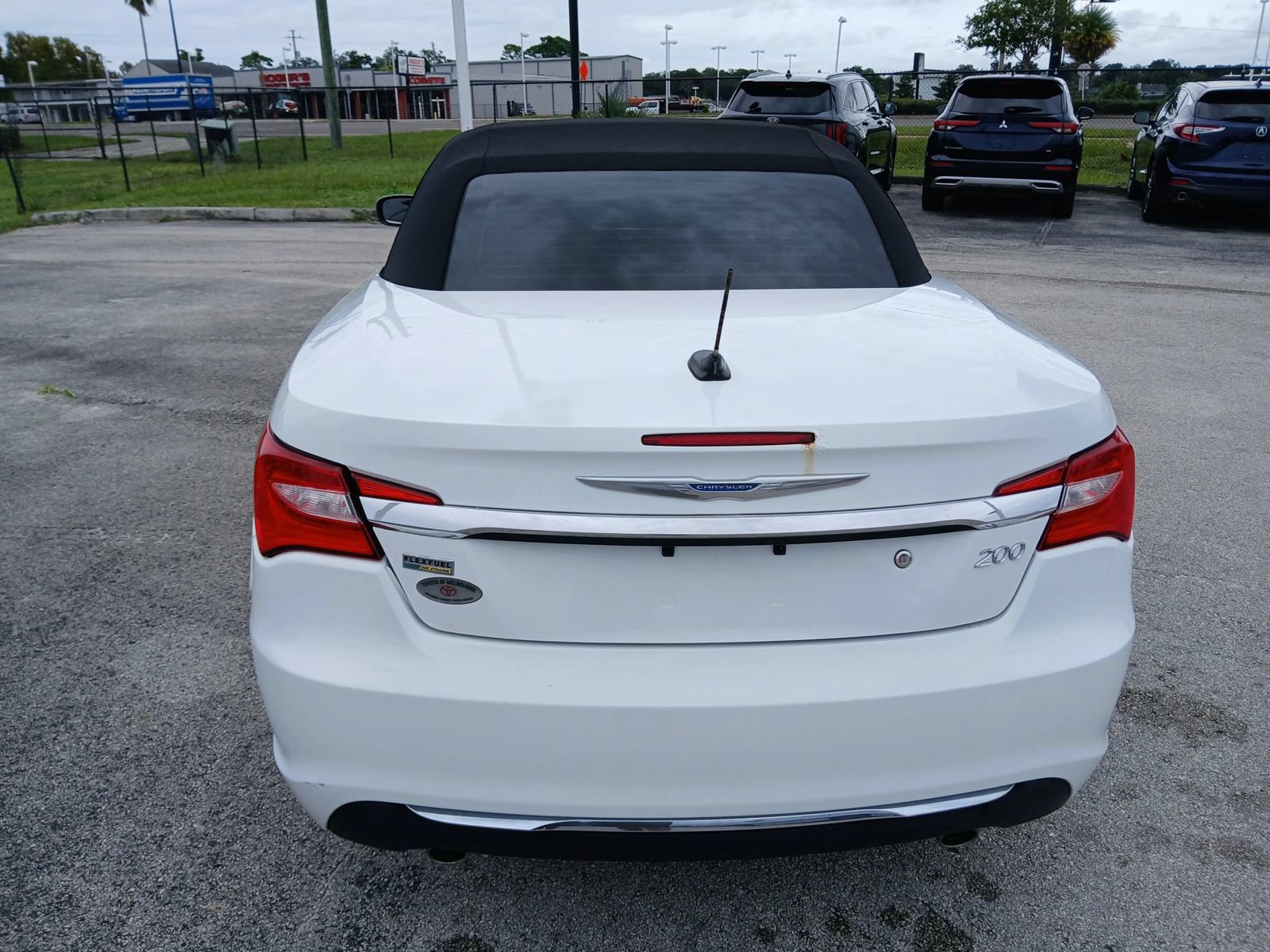 Used 2013 Chrysler 200 Touring FWD image 8