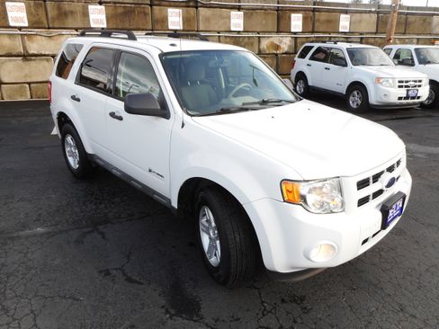 Used 2009 Ford Escape 4WD Hybrid image 3