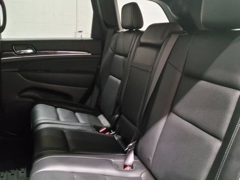 Used 2020 Jeep Grand Cherokee Overland AWD/4WD image 21