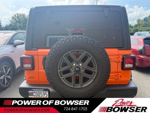 Used 2026 Jeep Wrangler Unlimited Sport AWD/4WD image 3