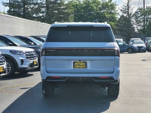 New 2026 Lincoln Navigator L Reserve AWD/4WD image 5