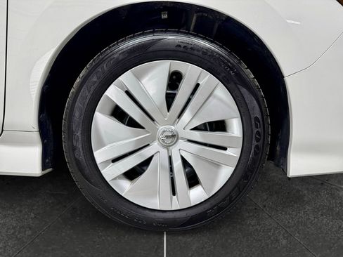 Used 2018 Nissan Leaf S image 29