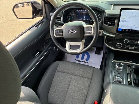 Used 2024 Ford Expedition XLT image 13