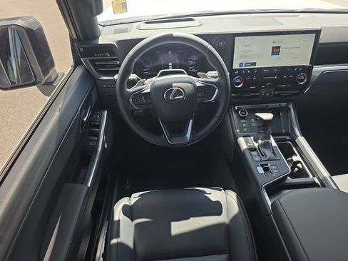 Used 2025 Lexus GX 550 AWD/4WD image 13